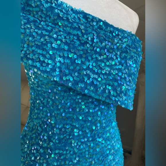 Size SX STRAPLESS MIDI DRESS NEW IN BLUE - Picture 7 of 15